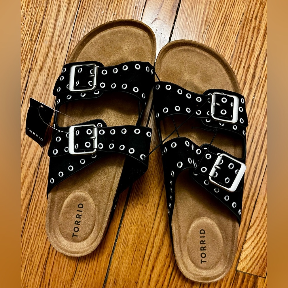 Size 9.5 Double Buckle Grommet Slide